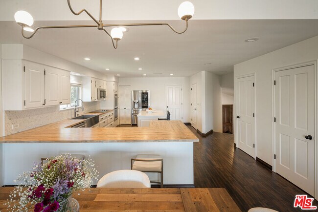 Photo - 4713 Bedel St