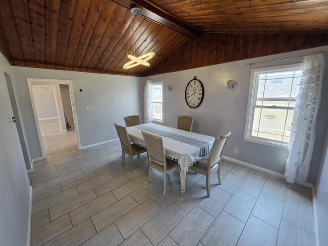 Photo - 7614 Kyle St