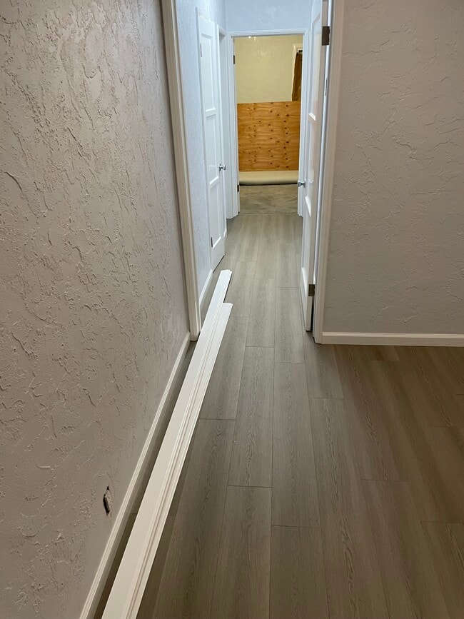 Hallway - 14642 Kittridge St Unit 14642