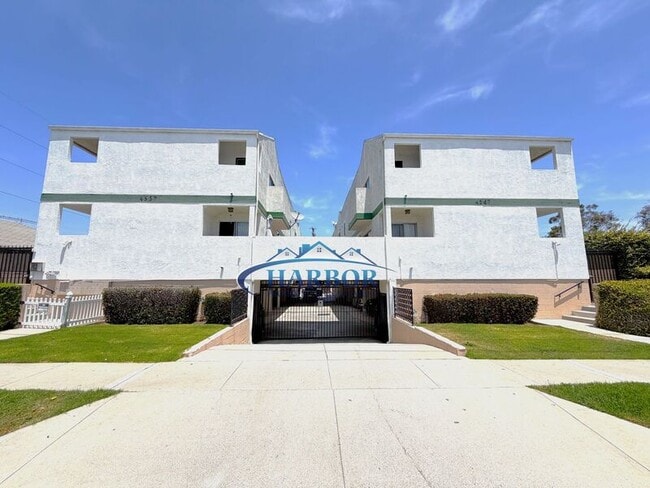 Building Photo - 4567 W 159th St Unit 11