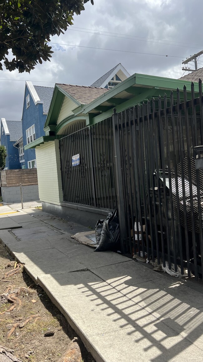 Photo - 1970 W 48th St