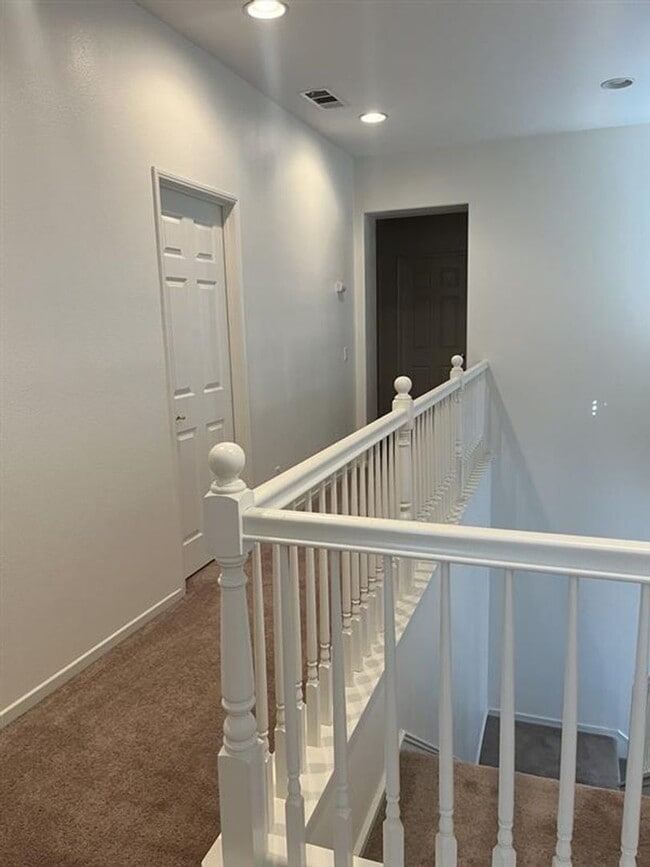 Photo - Beautiful 4 Bedroom Home!