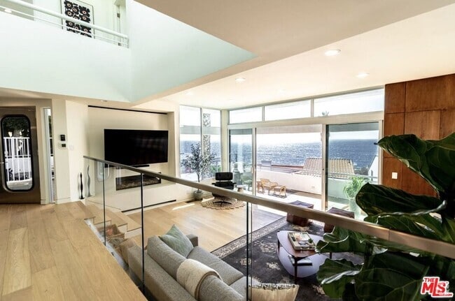 Building Photo - 21349 Rambla Vista Rental