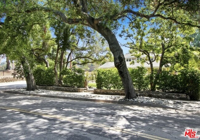 Photo - 130 S Arroyo Blvd