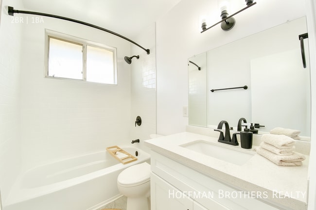 Photo - 121 S Carondelet St Unit 4