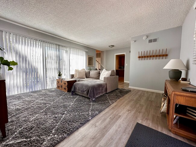 Photo - 5563 Gala Ave