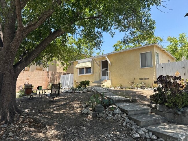 Building Photo - 10324 Hillhaven Ave Rental