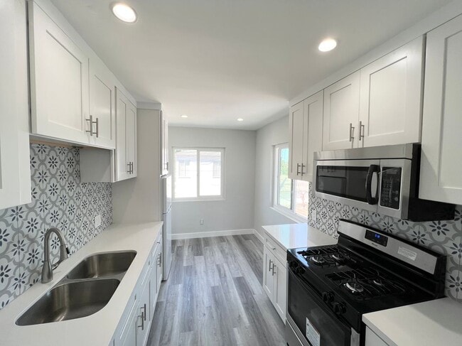 Photo - 4225 W 120th St Apartment