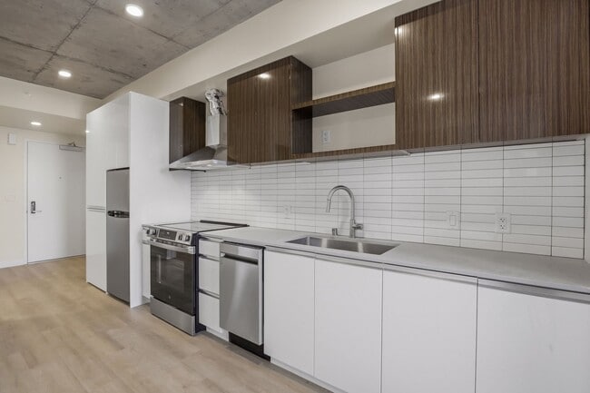 Photo - 10th and Robinson