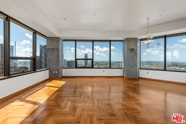 Photo - 1100 Wilshire Blvd Unit 2911