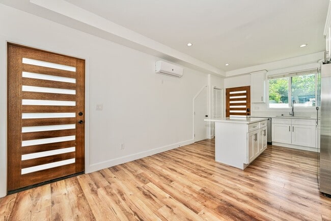 Photo - 872-878 Serrano Place Unit 5052