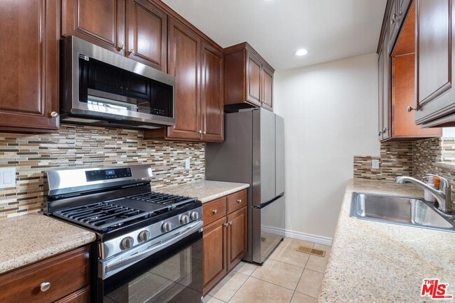 Photo - 200 W Palmer Ave Unit B