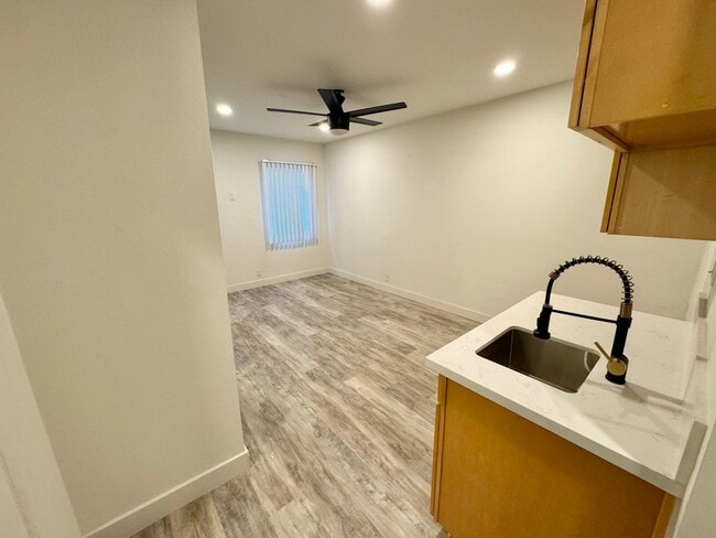 Photo - 3608 Keystone Av Unit 12 10