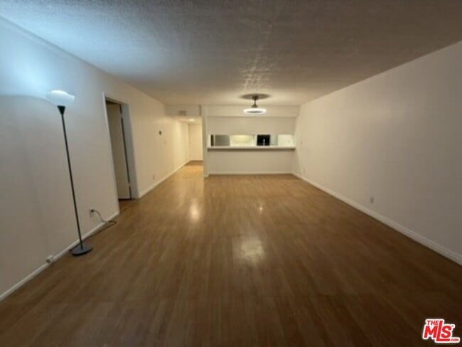 Photo - 5650 Cambridge Way Unit 4