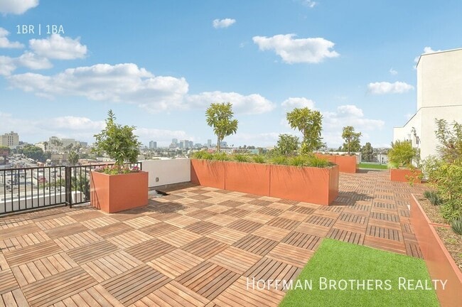 Building Photo - 224 N Alvarado St