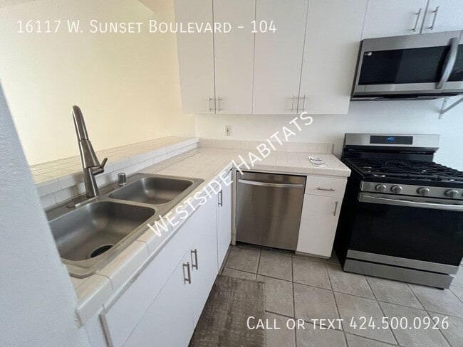 Building Photo - 16117 W Sunset Blvd Unit 104 Rental