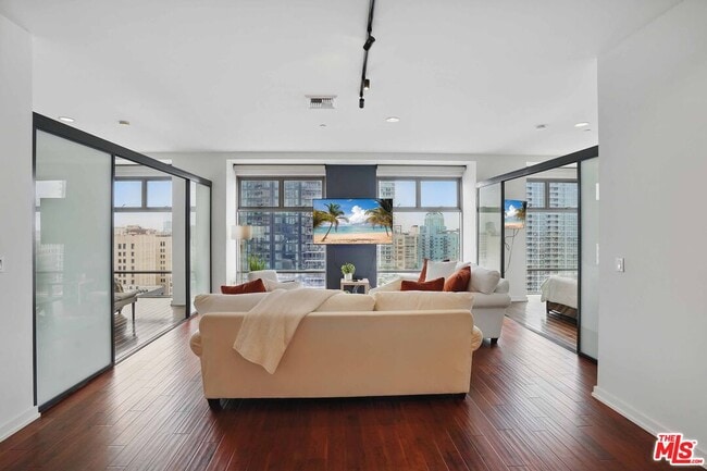 Photo - 801S S Grand Ave Condo Unit 1310