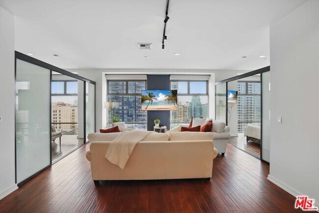 Building Photo - 801S S Grand Ave Unit 1310 Rental