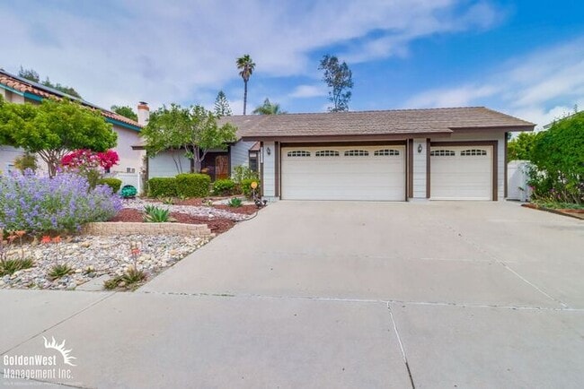 Captivating 3Bdm 2Ba Home in Rancho San Diego - Captivating 3Bdm 2Ba Home in Rancho San Diego
