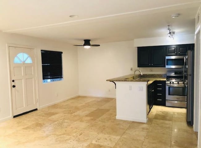 Kitcken/Entrance - 3215 Costa Alta Dr Unit 84