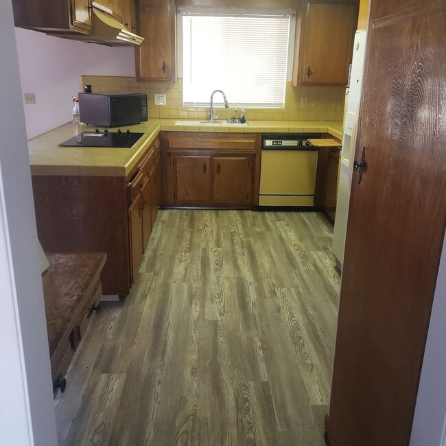 Photo - 3847 Vine Ave