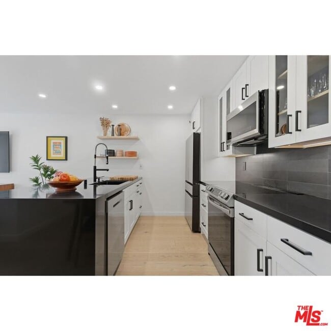 Photo - 1230 Horn Ave Unit 305