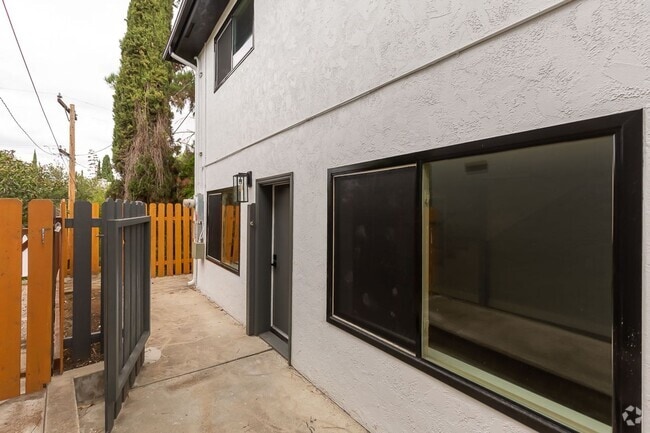 Building Photo - ***CONTEMPORARY COMPFORT ***COLLEGE AREA**... Rental
