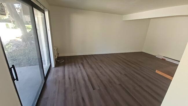 Photo - 199 Springview