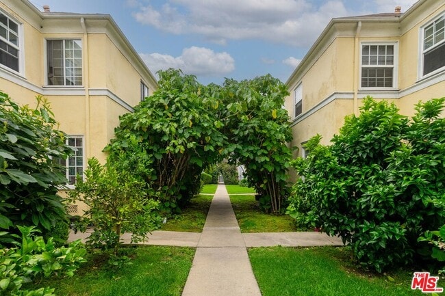 Photo - 6755 Yucca St Condo Unit 4
