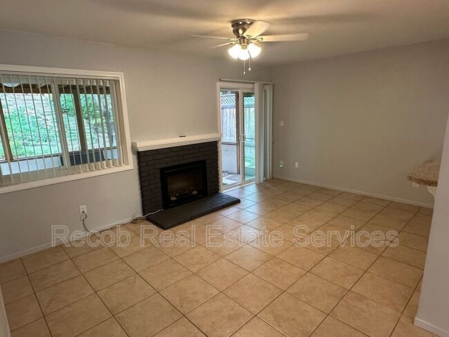 Photo - 4859 Campanile Dr