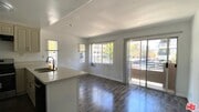 Photo - 701 S Kingsley Dr House