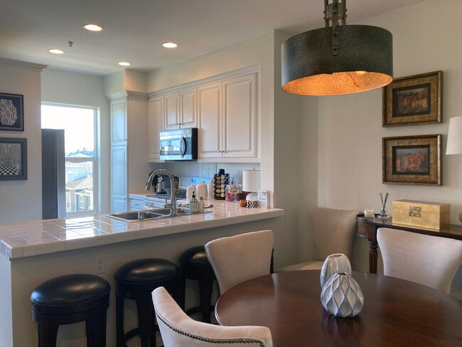 Kitchen - 6020 Seabluff Dr Condo Unit 417