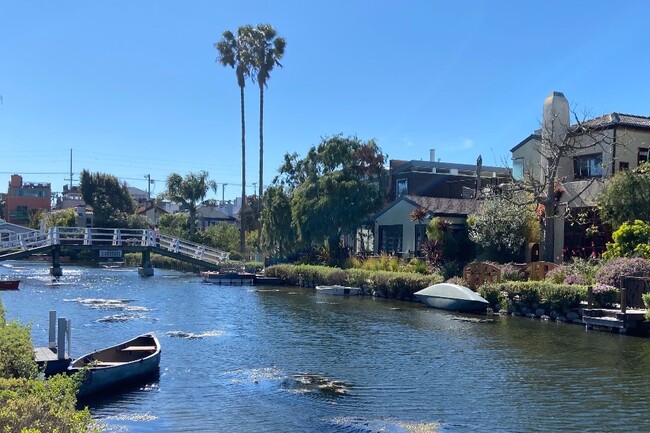 Venice Canals - 2331 Ocean Ave Apartment Unit StudioVenice Canals