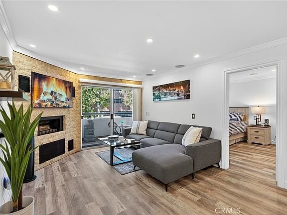 Photo - 5550 Owensmouth Ave Unit 33