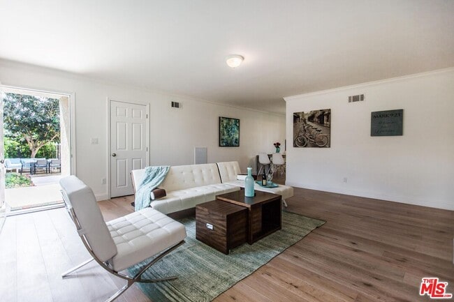 Photo - 2741 S Palm Grove Ave