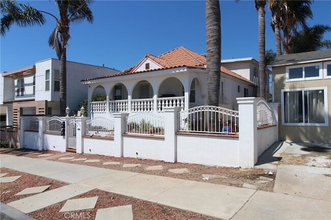 Photo - 2078 Harrison Ave