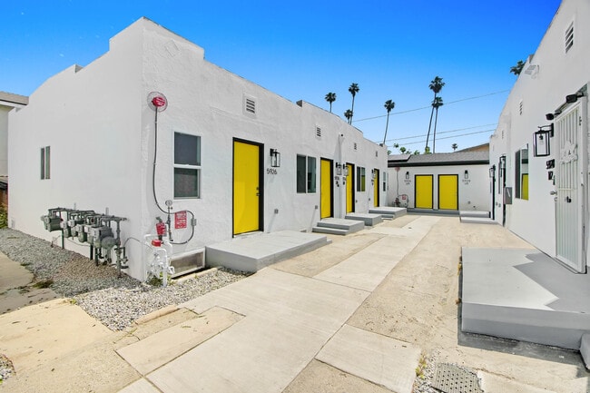 Photo - 5928 S Hoover St Unit 3/4