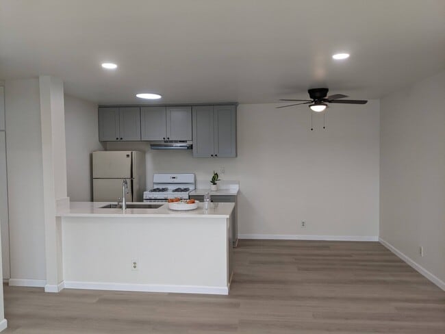 Photo - 4727 W 147th St Unit 202