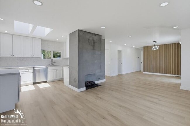 Photo - Stylishly Updated 3Bdm 2Ba Main Home in San Diego!