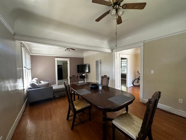 Photo - 1193 W 35th St