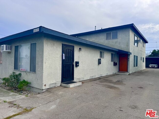 Building Photo - 1630 W 104th St Unit A