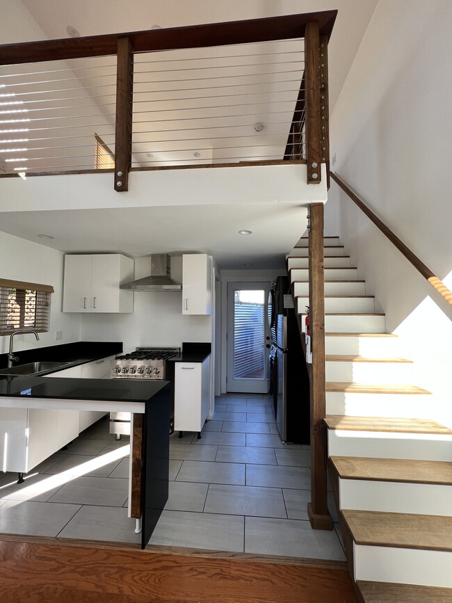 Photo - 3518 Hunter St