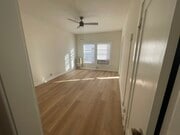 Photo - 919 S. Manhattan Pl Apartments