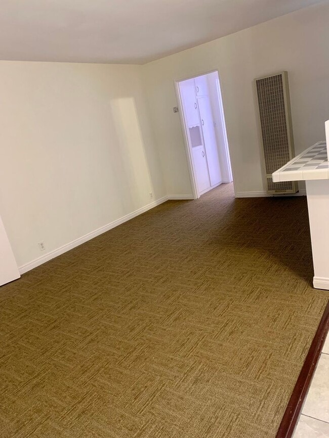 Photo - Cheerful and Spacious 1bd/1bth Upstairs Unit Unit 90-4
