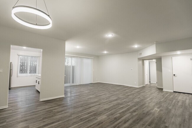 Photo - 7057 Lanewood Ave