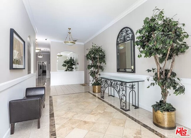 Photo - 511 San Vicente Blvd Unit 204