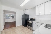 2BR, 1BA - 800SF - Kitchen - 3929 Sawtelle Blvd