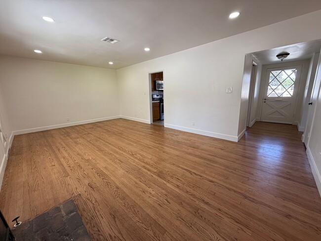 Photo - Newly Renovated Single-Family Home in Sun ...