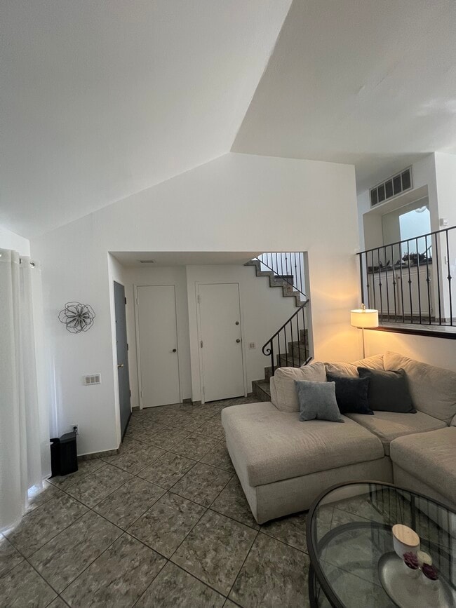 Photo - 9601 Sylmar Ave