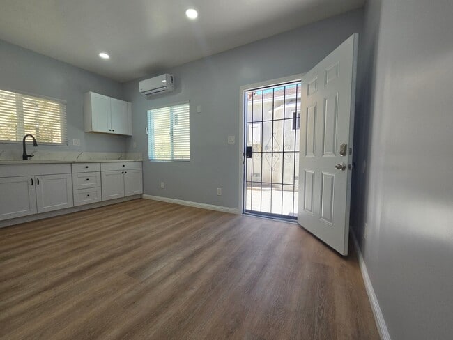 Photo - 1715 W 64th St Unit 1/2